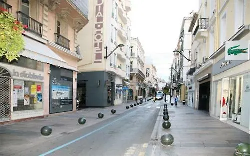 Riviera Studio Cannes Center 0*,  Франция